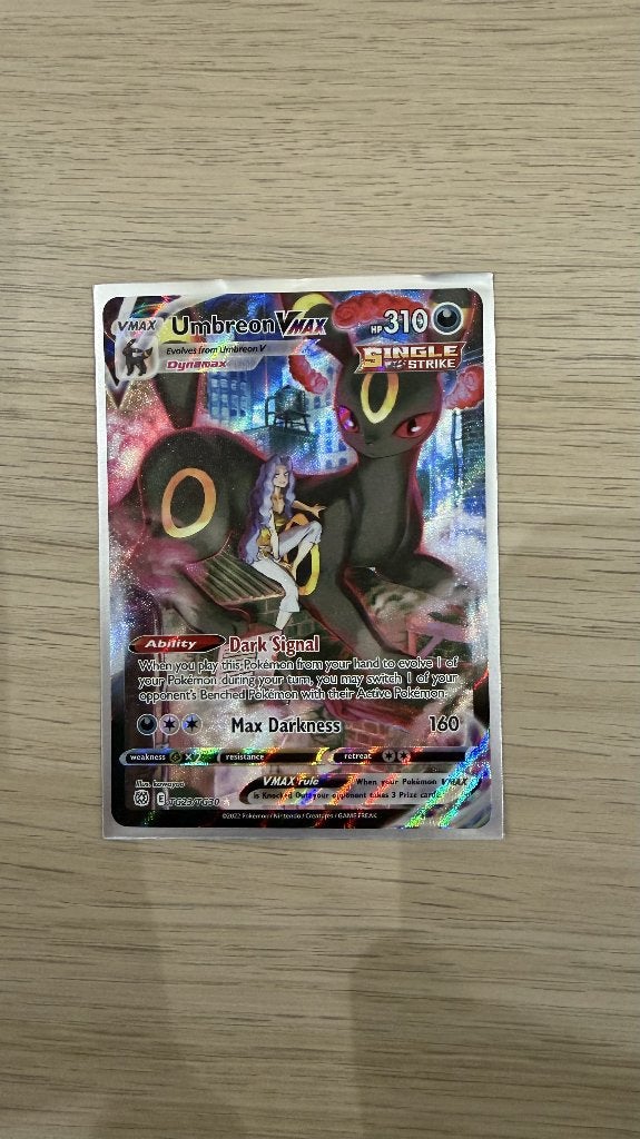 Umbreon VMAX BRS TG23 (NM) Pokemon Kaart, Hobby en Vrije tijd, Verzamelkaartspellen | Pokémon, Ophalen of Verzenden, Zo goed als nieuw