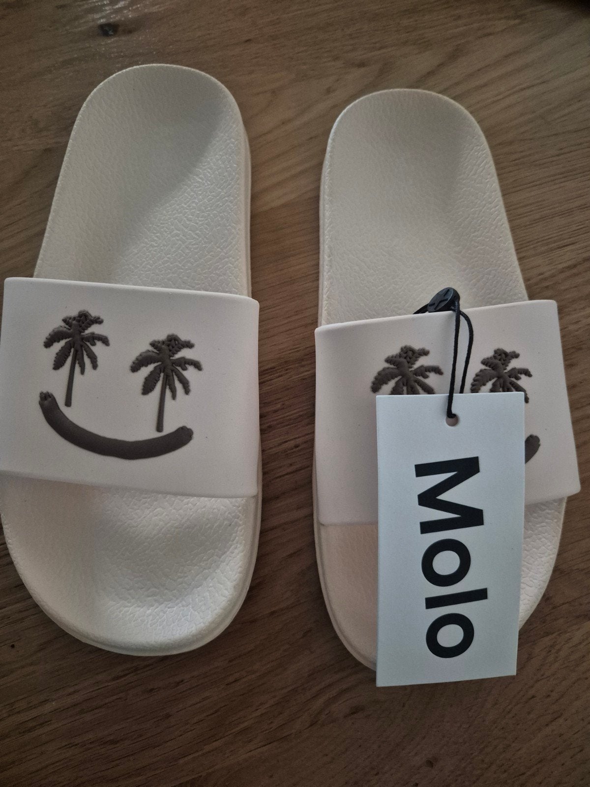 Molo slippers nieuw maat 35/36, Molo, Ophalen of Verzenden, Nieuw, Slippers