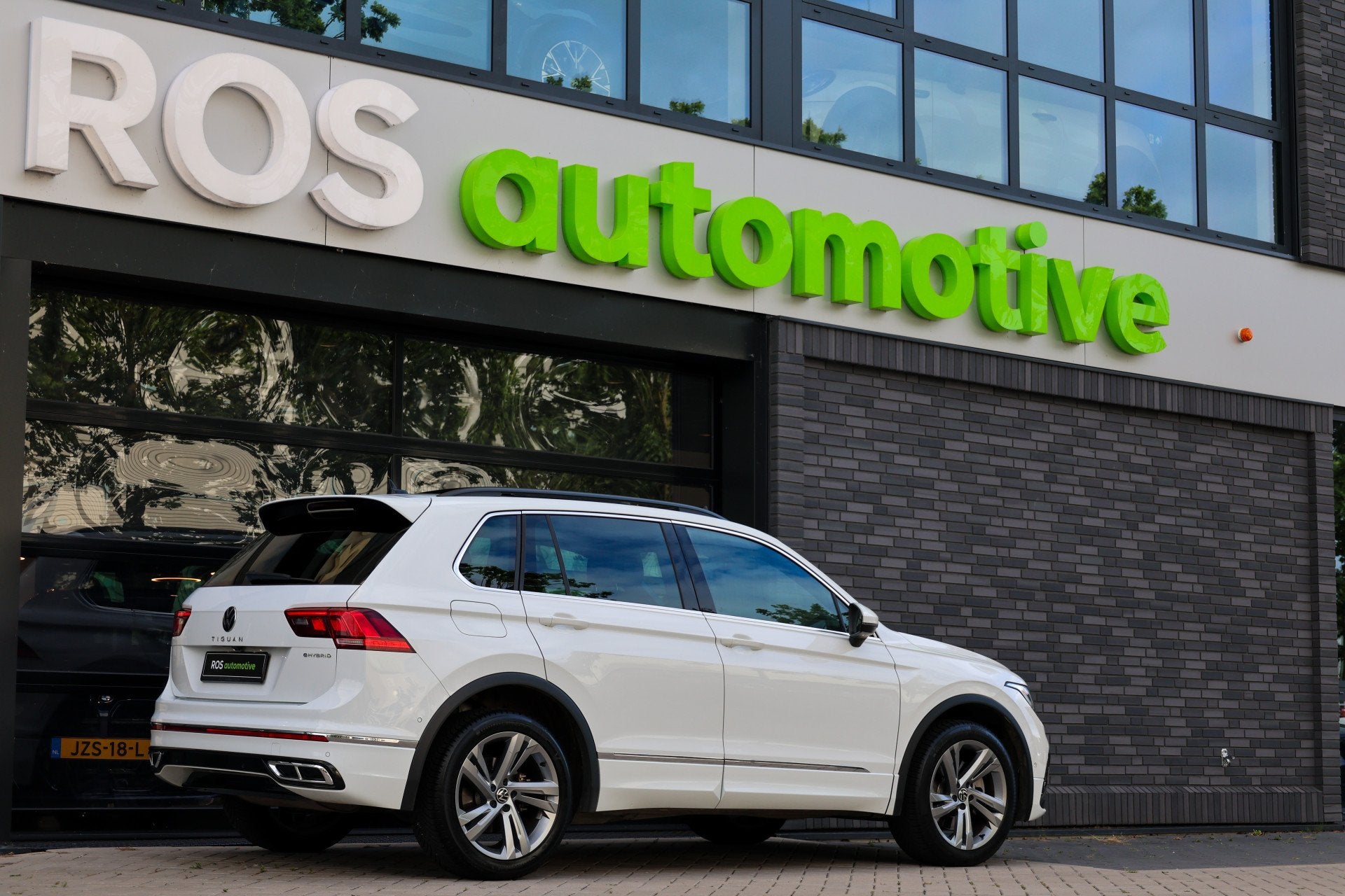 Volkswagen Tiguan 1.4 TSI eHybrid R-Line Business | BTW | PA, 1716 kg, 4 cilinders, Wit, Hybride Elektrisch/Benzine