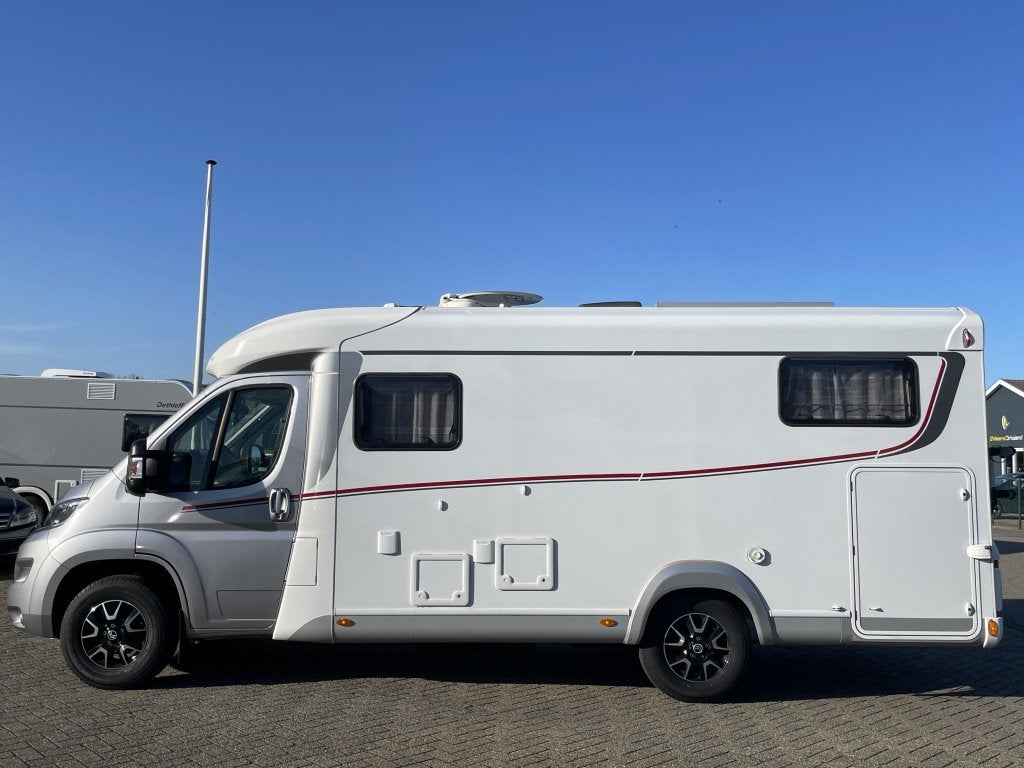 LMC Breezer V 643 G VERKOCHT, Caravans en Kamperen, Campers, Standaard zit, Ringverwarming, Koelkast, 6 tot 7 meter