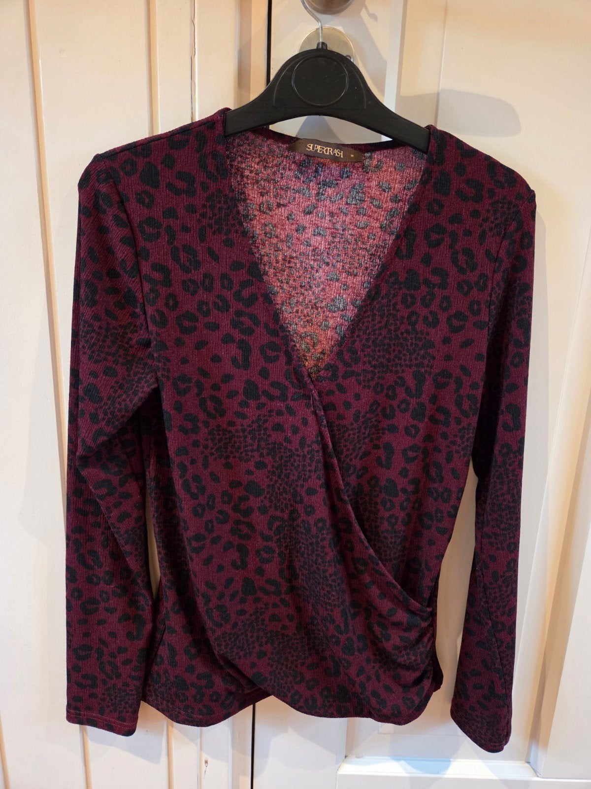 Truitje zwart/rood, Kleding | Dames, Maat 38/40 (M), Supertrash, Ophalen of Verzenden, Zo goed als nieuw