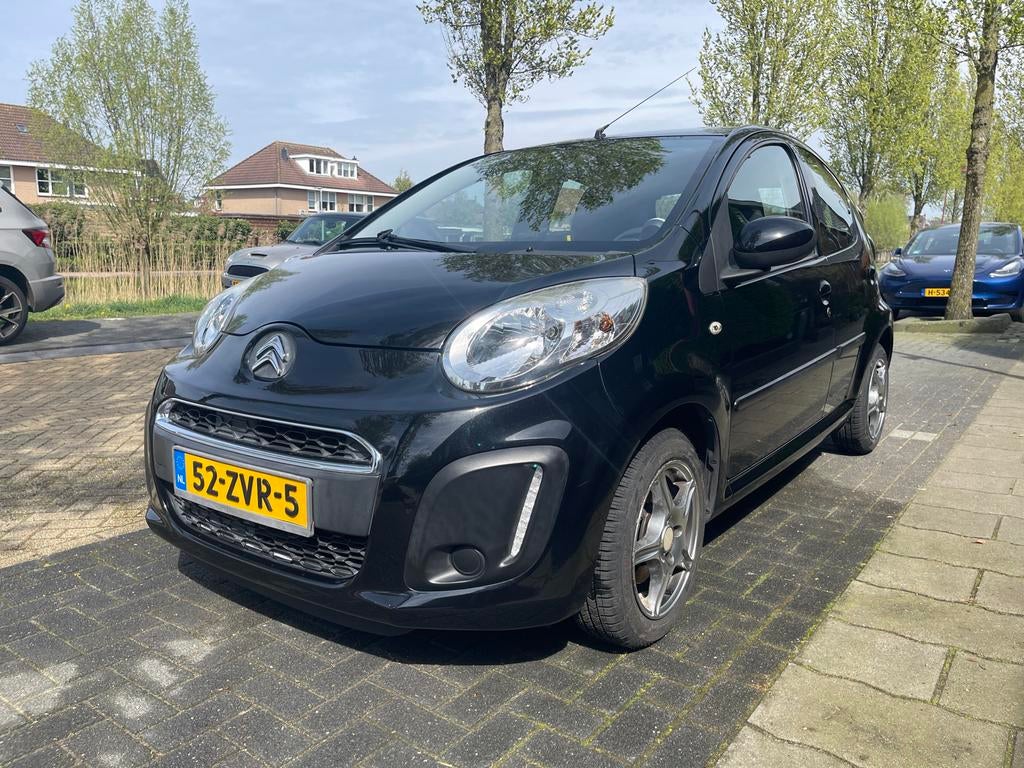 Citroën C1 1.0i 68PK 5D 2013 Zwart, Auto's, Voorwielaandrijving, Stof, Zwart, 4 stoelen
