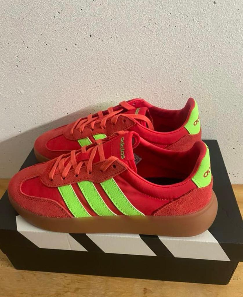 Adidas barreda, Kleding | Dames, Schoenen, Overige kleuren, Nieuw, Ophalen of Verzenden, Sneakers of Gympen