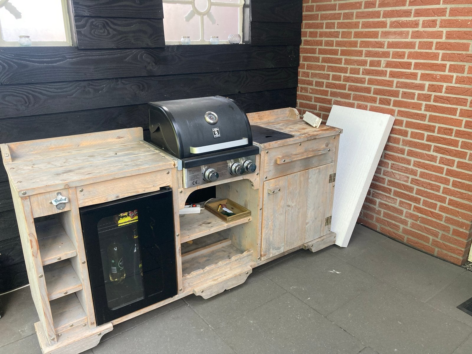 Buitenkeuken met gasbarbecue en koelkast, Ophalen, Gebruikt, Gas, Vrijstaand