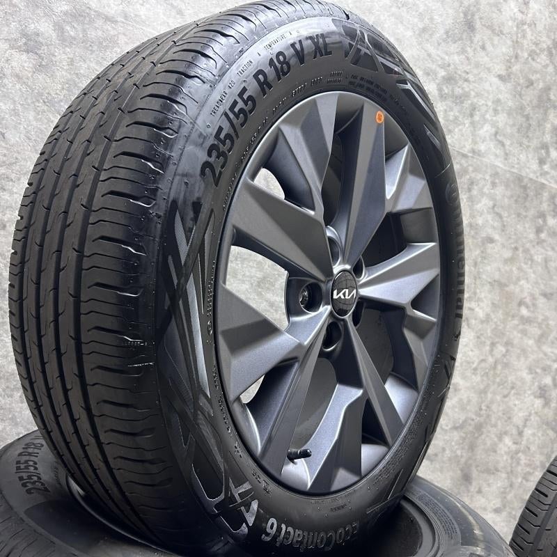 NIEUW 18 inch originele velgen + zomerbanden Kia Sportage, 18 inch, Gebruikt, Banden en Velgen, 235 mm