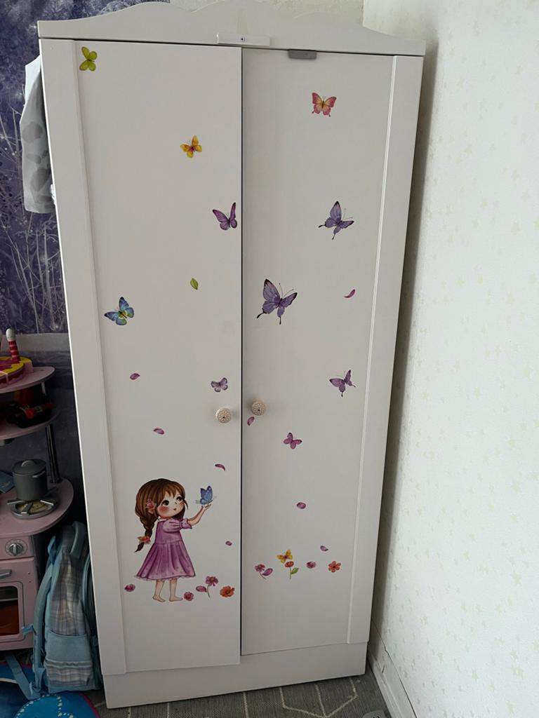 IKEA Kinderkast met vlinder- en meisjesdecoratie - Gratis, Gebruikt, 105 cm of meer, Ophalen of Verzenden, Minder dan 50 cm
