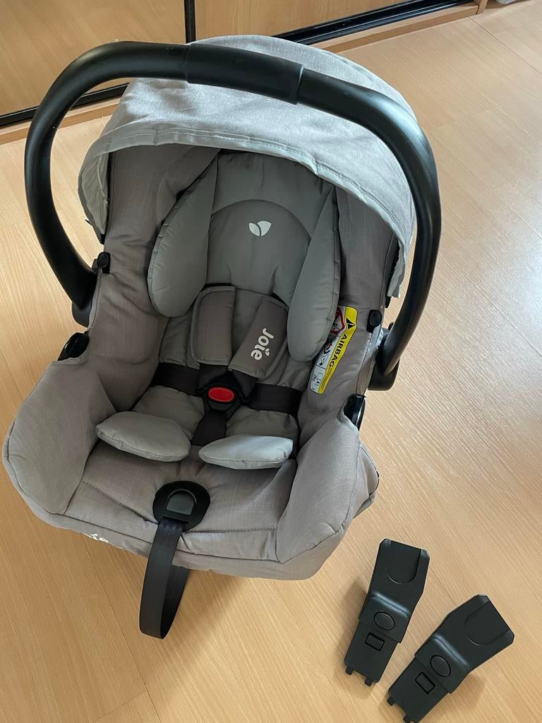 Joie autostoel met adapters, Kinderen en Baby's, Autostoeltjes, Autogordel, Zijbescherming, Zo goed als nieuw, 0 t/m 13 kg