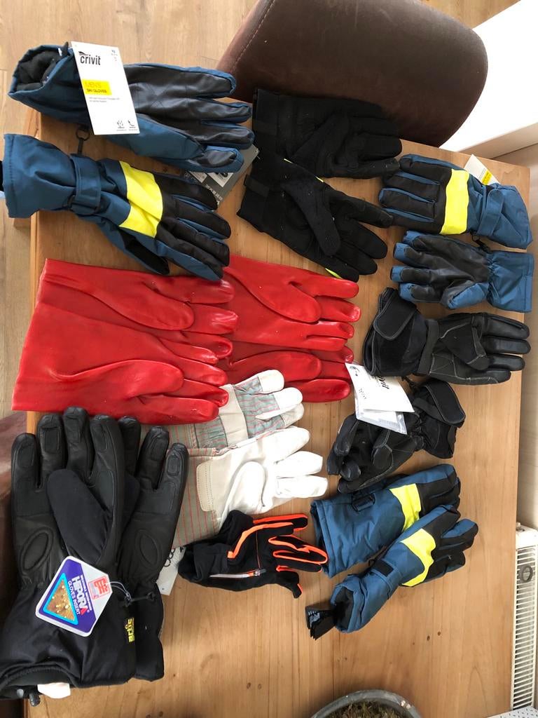 Verschillende nieuwe soorten handschoenen, Ophalen