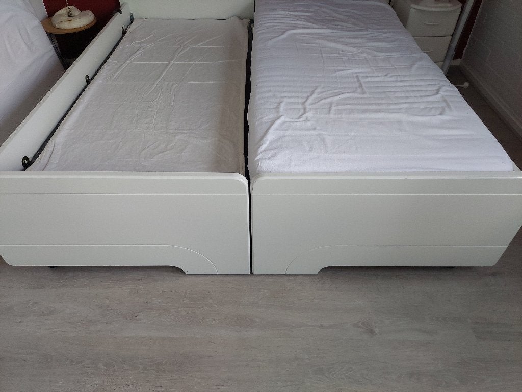Seniorenbed 180200 tweepersoons, Huis en Inrichting, Slaapkamer | Bedden, Ophalen, Gebruikt, Wit, Tweepersoons