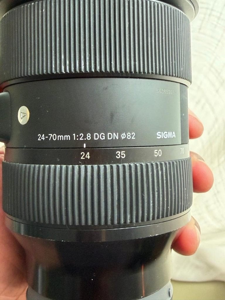 Foto 3 van 70mm f2.8 DG DN Art Lens voor Sony E - Sigma 24 - mount