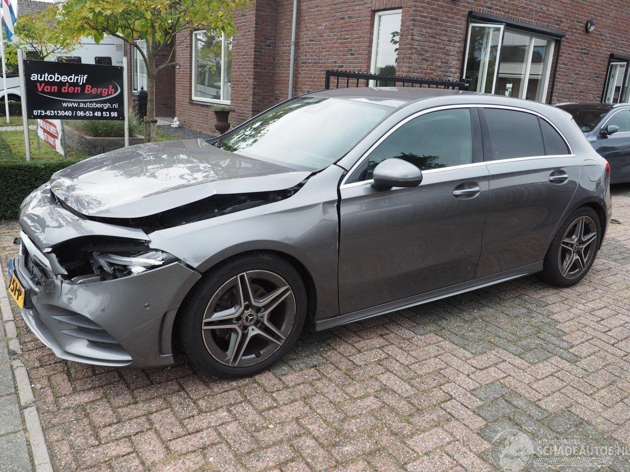 Mercedes-Benz A-Klasse 200 Business Solution AMG (bj 2018), Auto diversen, Automaat, Mercedes-Benz, Zilver of Grijs, Benzine