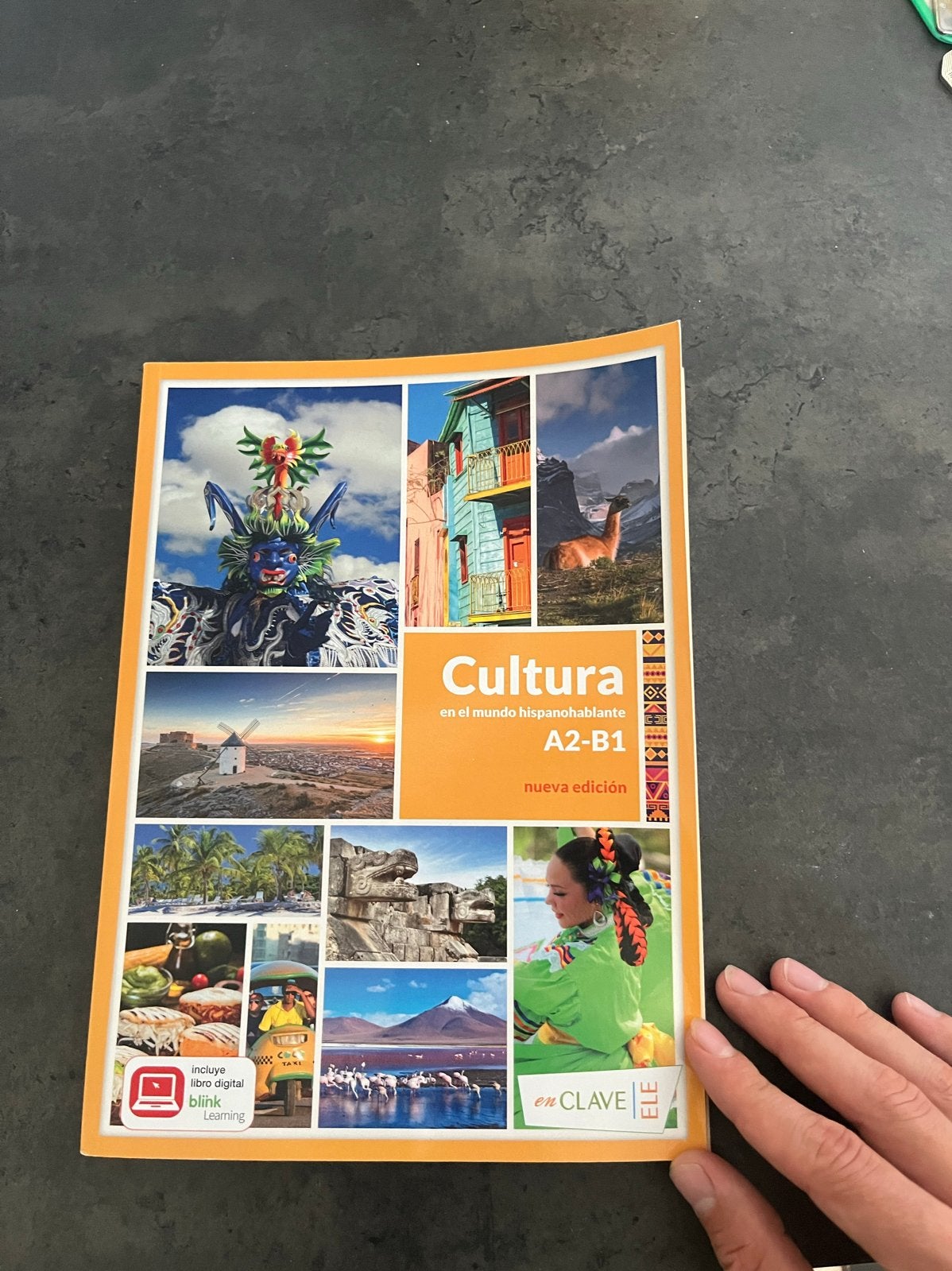 Spaans leerboek: Cultura en el mundo hispanohablante, Ophalen of Verzenden, Zo goed als nieuw, Non-fictie