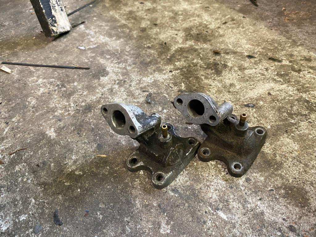 2x Peugeot verticaal spruitstuk, Ophalen, Gebruikt, Overige typen