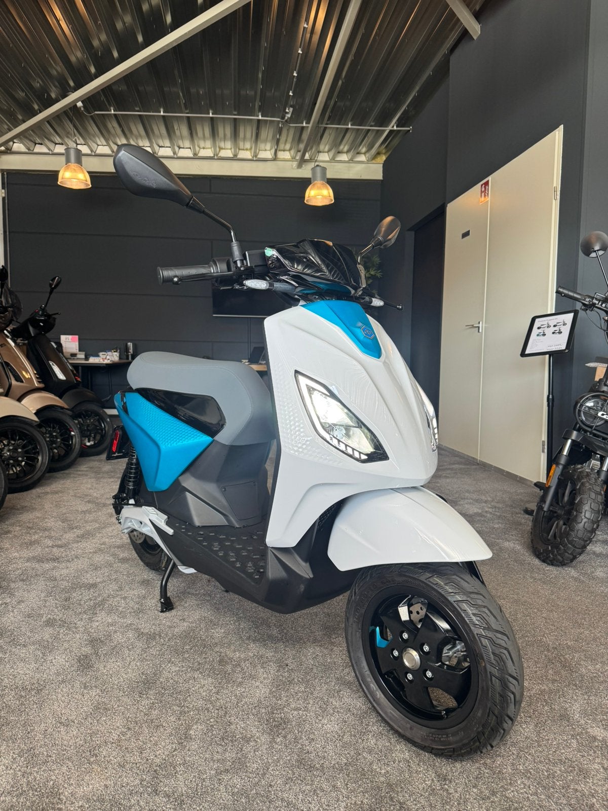 Piaggio one | NIEUW | Brom | Unieke kans | Garantie, Ophalen, Overige modellen, Maximaal 45 km/u, Elektrisch