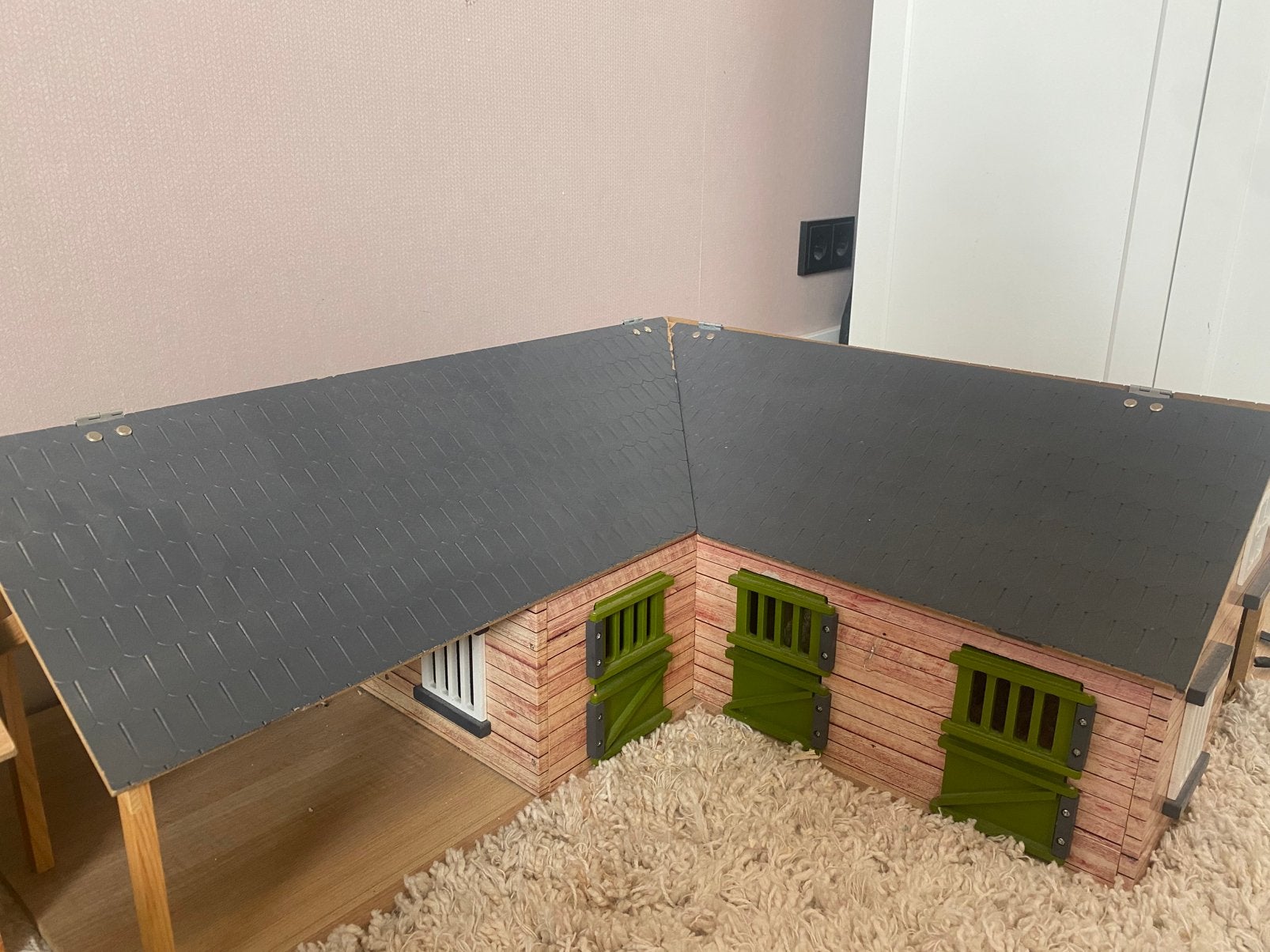 Prachtige unieke houten stal voor bijv schleich, Verzamelen, Speelgoed, Ophalen, Gebruikt