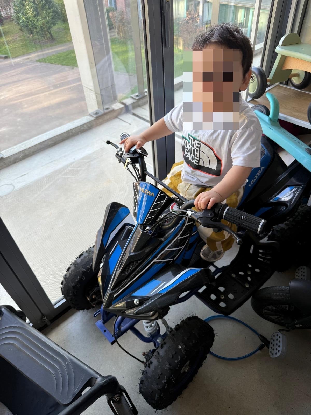Elektrische kinderquad - Blauw/Zwart, Gebruikt