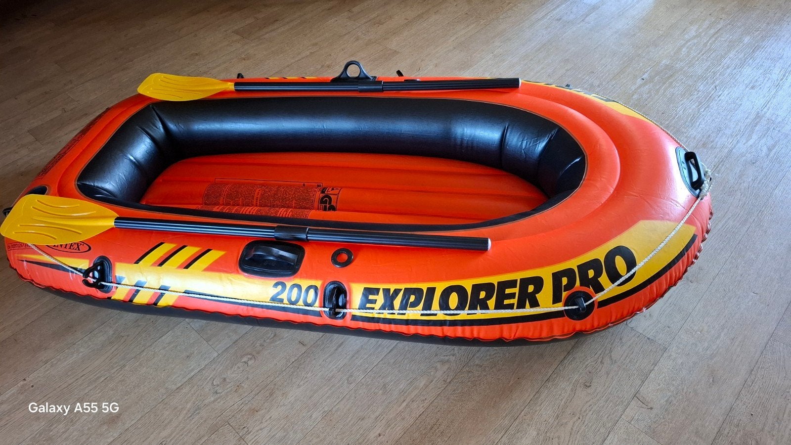 Te koop - Opblaasbare boot+peddels, Watersport en Boten, Kano's, Ophalen, Twee personen, Overige typen, Met peddels