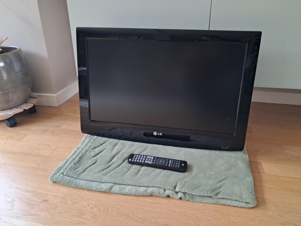 LG 26LG3050 LCD TV - 66 cm (26 inch) met afstandsbediening, Ophalen, Gebruikt, 50 Hz, LG