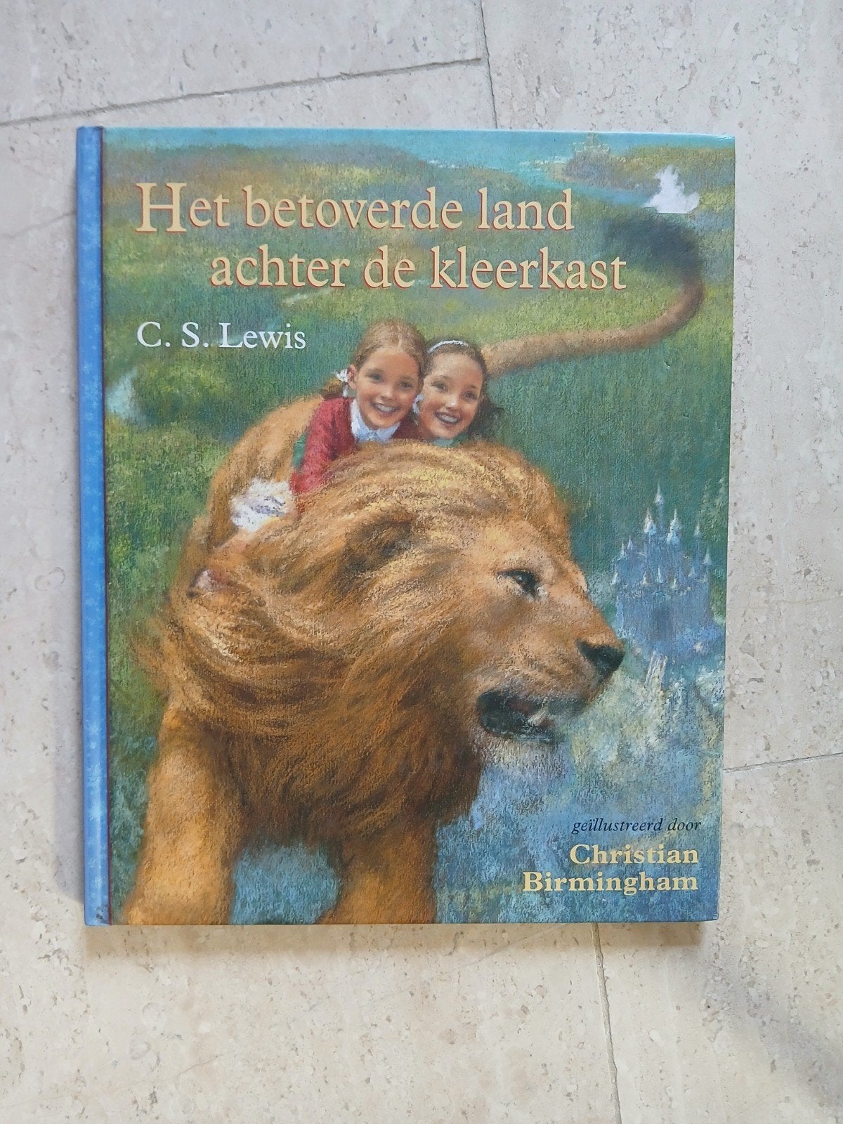Het betoverde land achter de kleerkast - C.S. Lewis, Ophalen of Verzenden, Zo goed als nieuw, C.S. Lewis