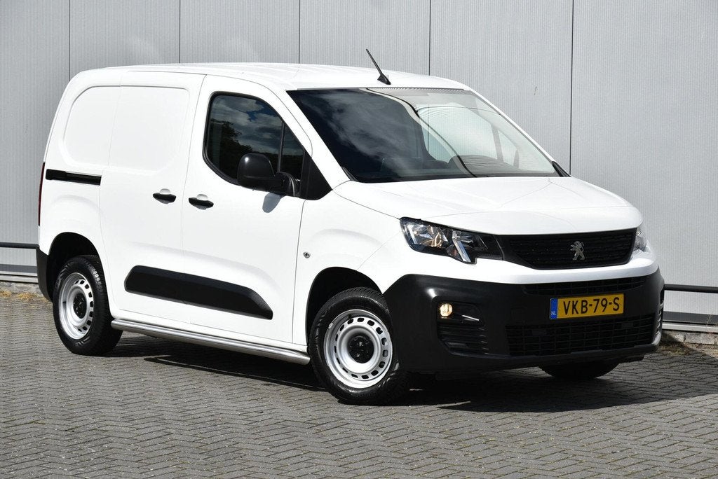 Peugeot Partner 1.5 BlueHDI Airco Camera Navi Apple Carplay, Auto's, 1350 kg, Stof, Gebruikt, 4 cilinders