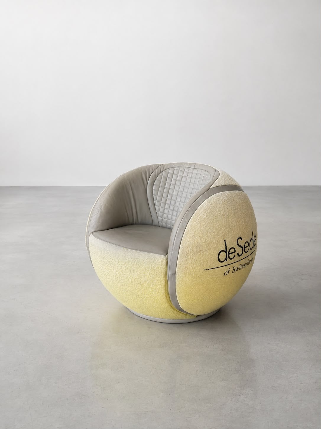 Tennisbal loungechair van De Sede, Ophalen, Kunststof, Gebruikt, Minder dan 75 cm