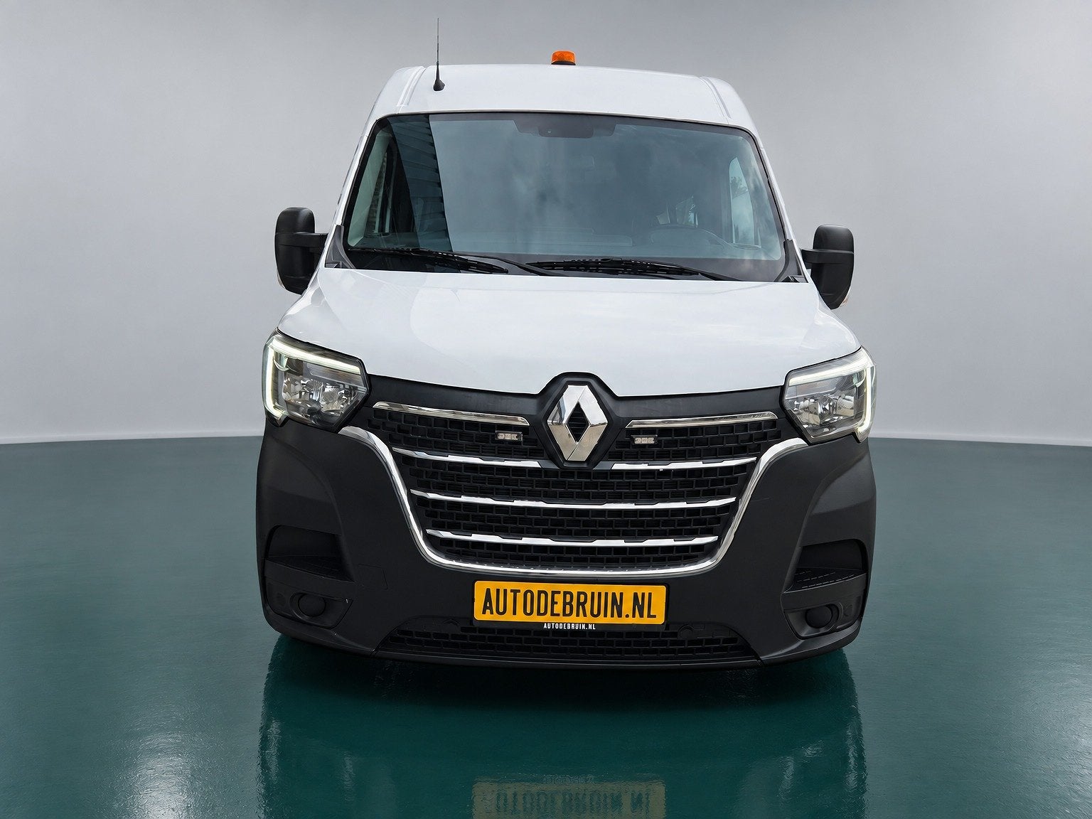 Renault Master T35 2.3 dCi L2H2 DC 7-Persoons Airco Cruiseco, Auto's, Voorwielaandrijving, Gebruikt, 4 cilinders, Renault