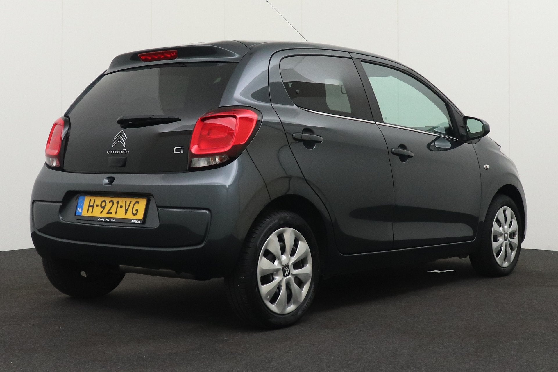 Citroën C1 1.0 VTi Pack Comfort Bluetooth LED DAB, Voorwielaandrijving, Dealer onderhouden, Stof, Gebruikt