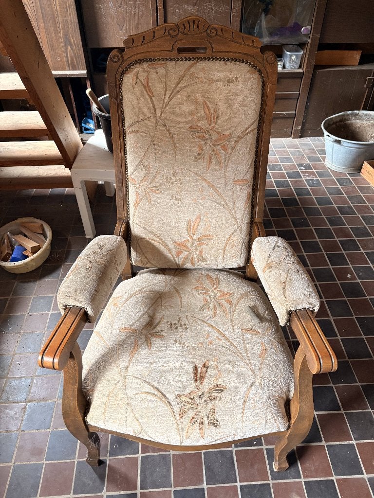 Antieke Stoel, Ophalen