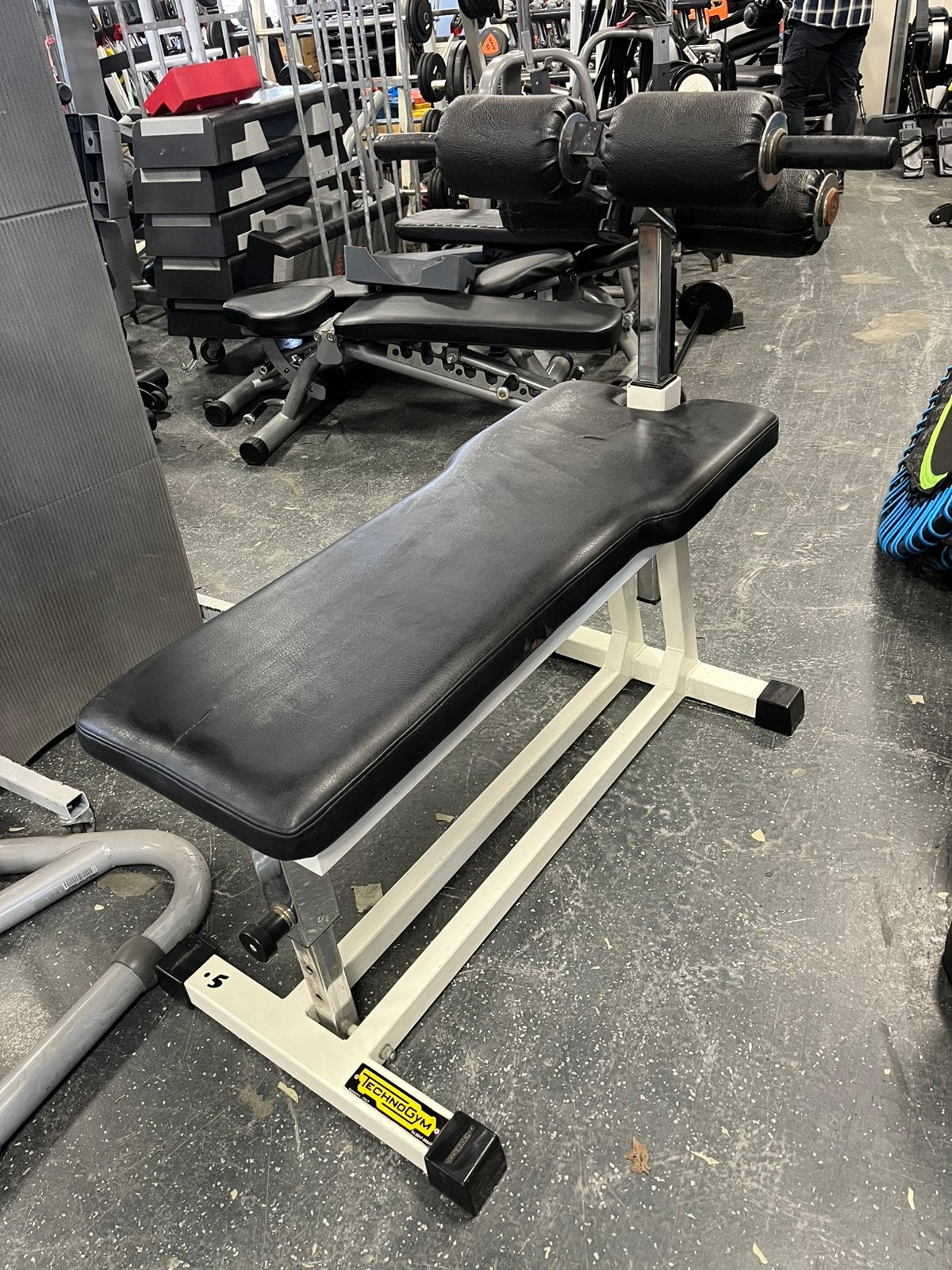 Technogym isotonic buik bank verstelbaar wit, Buik, Buik bank, Fitnessbank, Isotonic