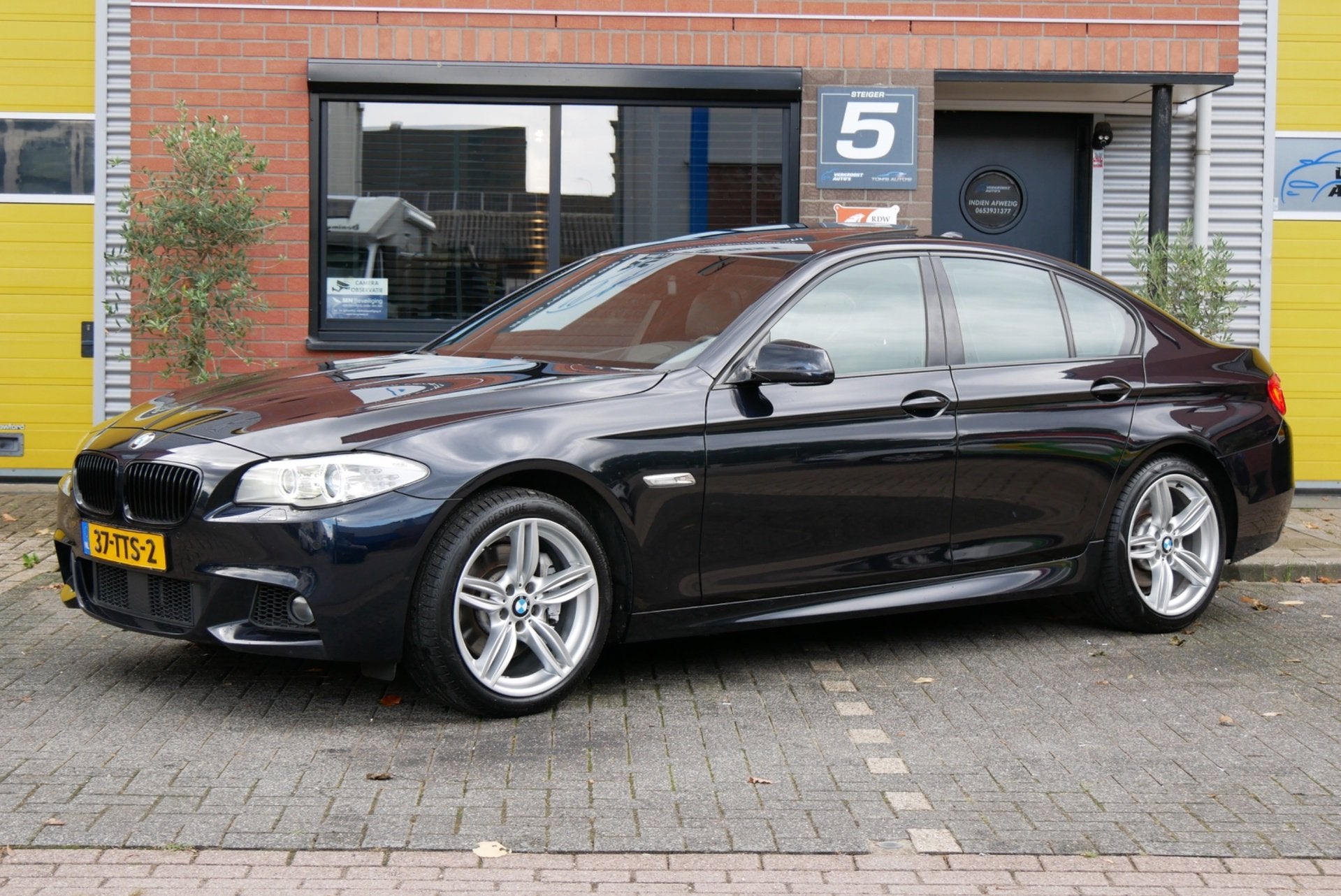 BMW 5-serie 528i High Executive m-pakket. schuifdak. memory., Auto's, BMW, Euro 5, Achterwielaandrijving, Gebruikt, Zwart