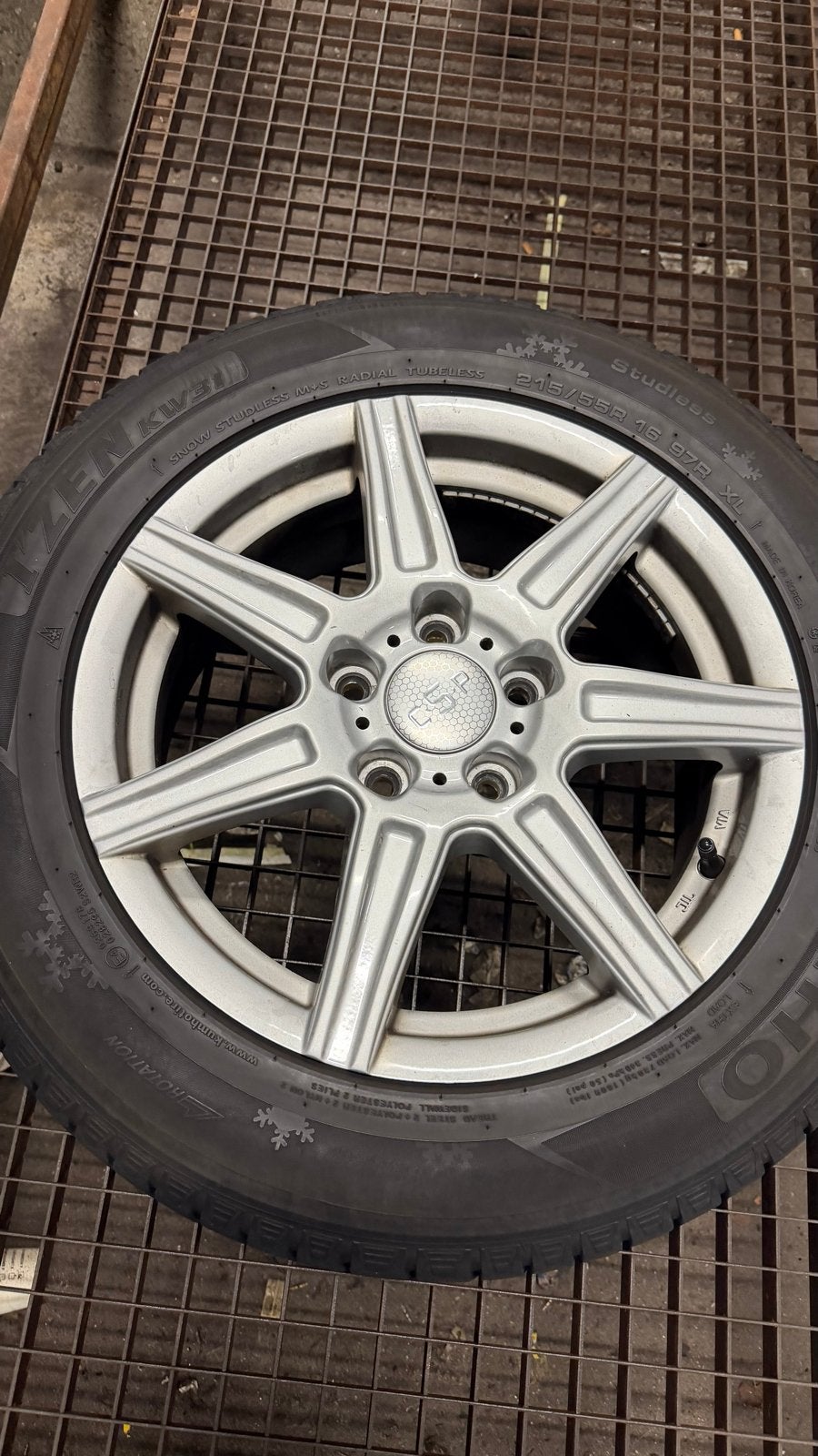 Winterbanden met velgen - 215/55R16 97R XL, Ophalen, 16 inch, Banden en Velgen, Winterbanden