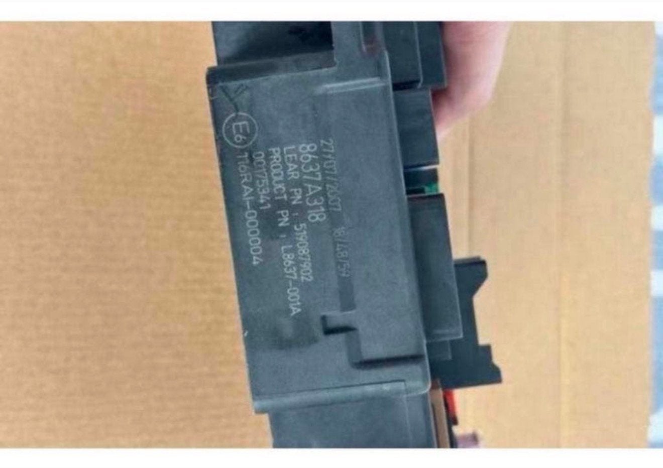 Peugeot 4007 zekeringkast body control module bcm 8637A318, Gebruikt, Ophalen of Verzenden, H, H