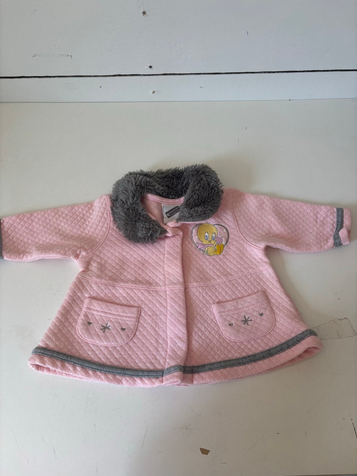 Vintage Roze Baby Jasje met Tweety en Bontkraag (6-9M), Ophalen of Verzenden, Gebruikt, Meisje