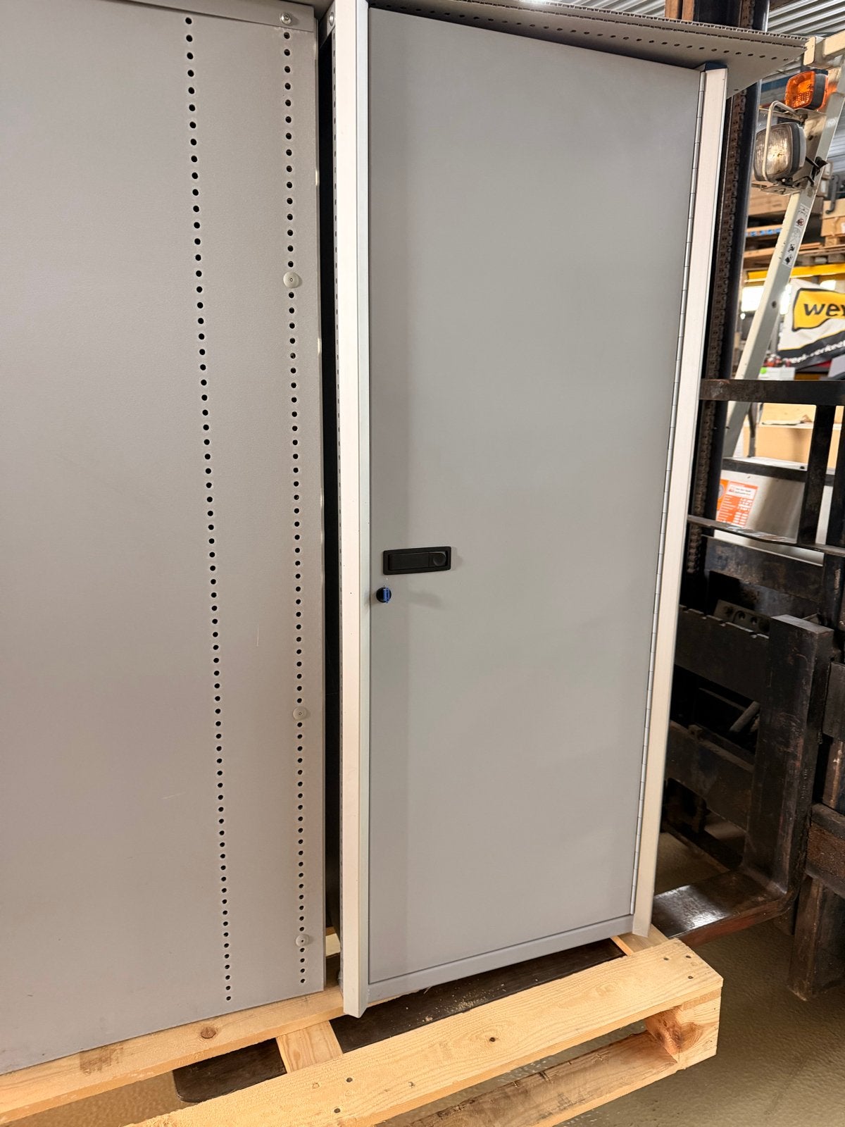 Sortimo kast met slot (2 stuks), Ophalen, Zo goed als nieuw