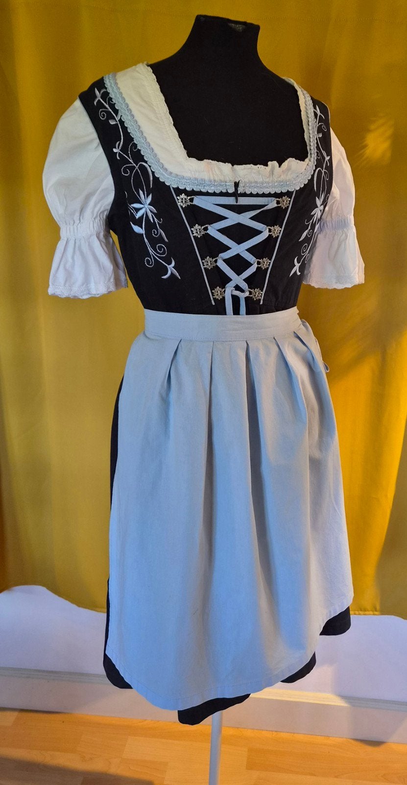 Dirndl jurk van Oscartrachten, maat 40, Maat 38/40 (M), Oscartrachten, Zwart, Ophalen of Verzenden