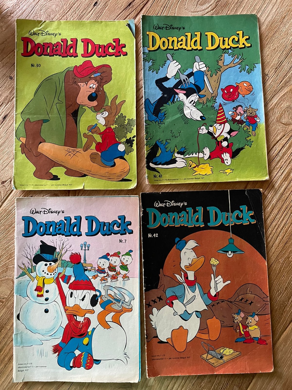 4 Donald Ducks uit 1979, Gelezen, Europa, Ophalen of Verzenden, Meerdere comics