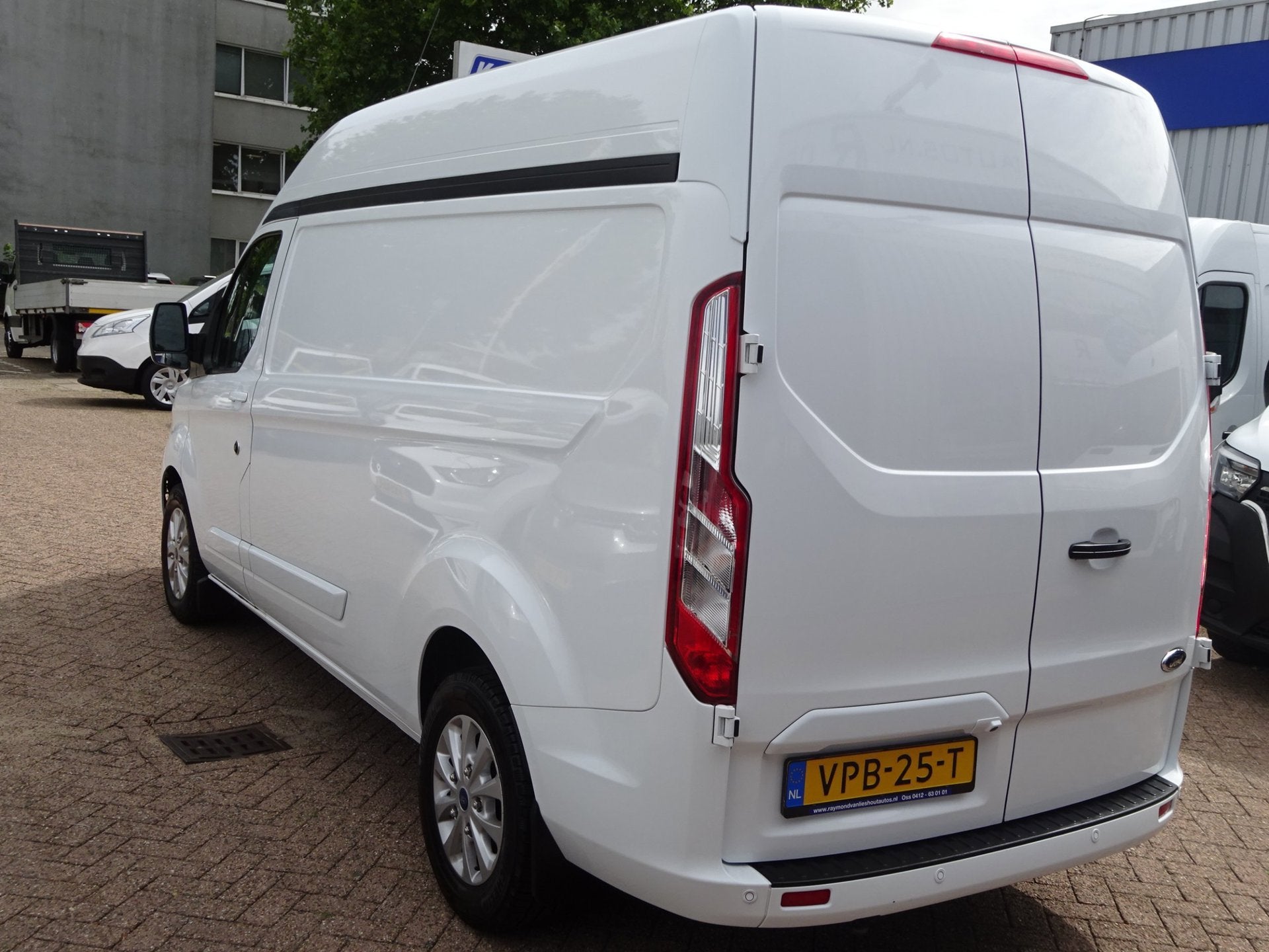Ford Transit Custom 300 2.0 TDCI 130 PK L2H2 Limited AUTOMAA, Stof, 4 cilinders, Wit, Bedrijf