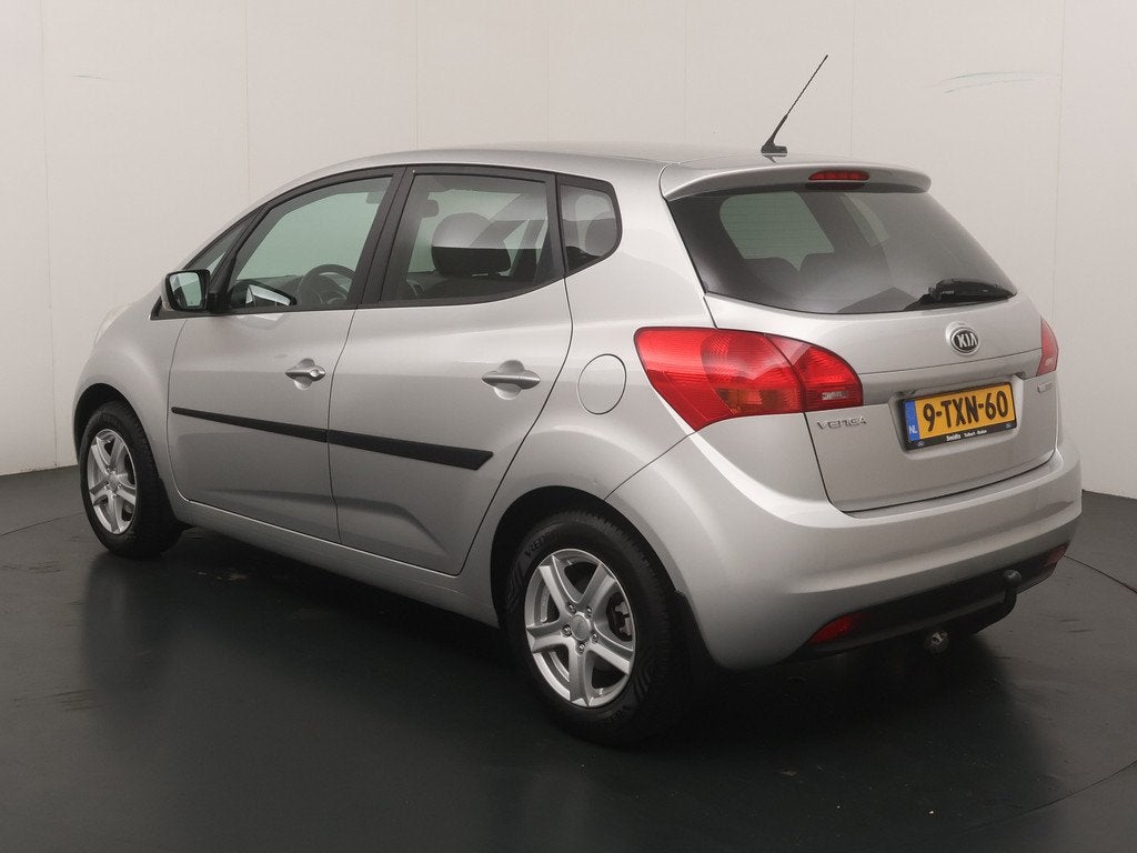 Kia Venga 1.4 90PK CVVT ExecutiveLine | Clima | Cruise | Nav, Auto's, Kia, Euro 5, Gebruikt, Zwart, 4 cilinders