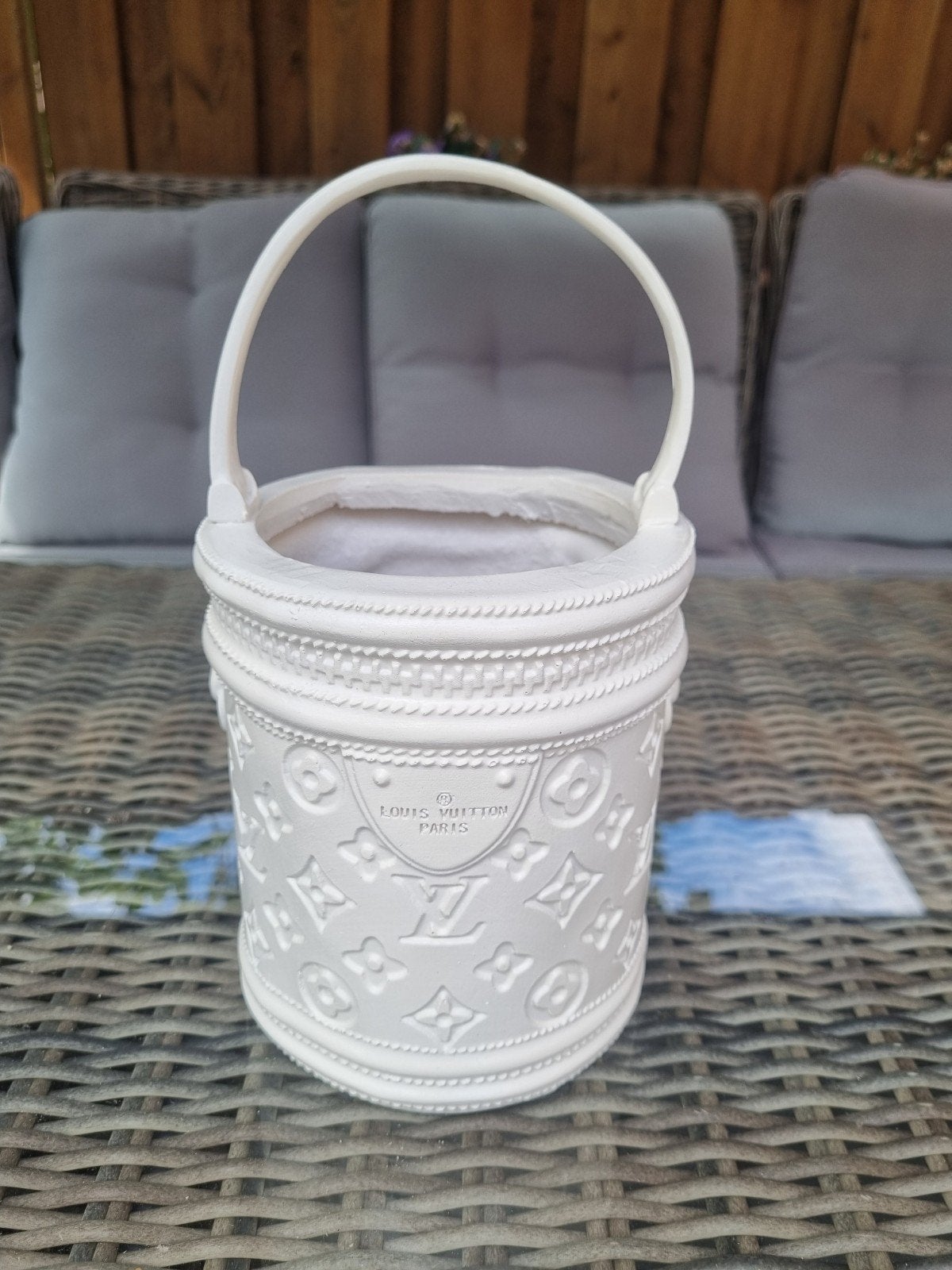 Witte Louis Vuitton Stijl Vaas met Handvat, Ophalen of Verzenden