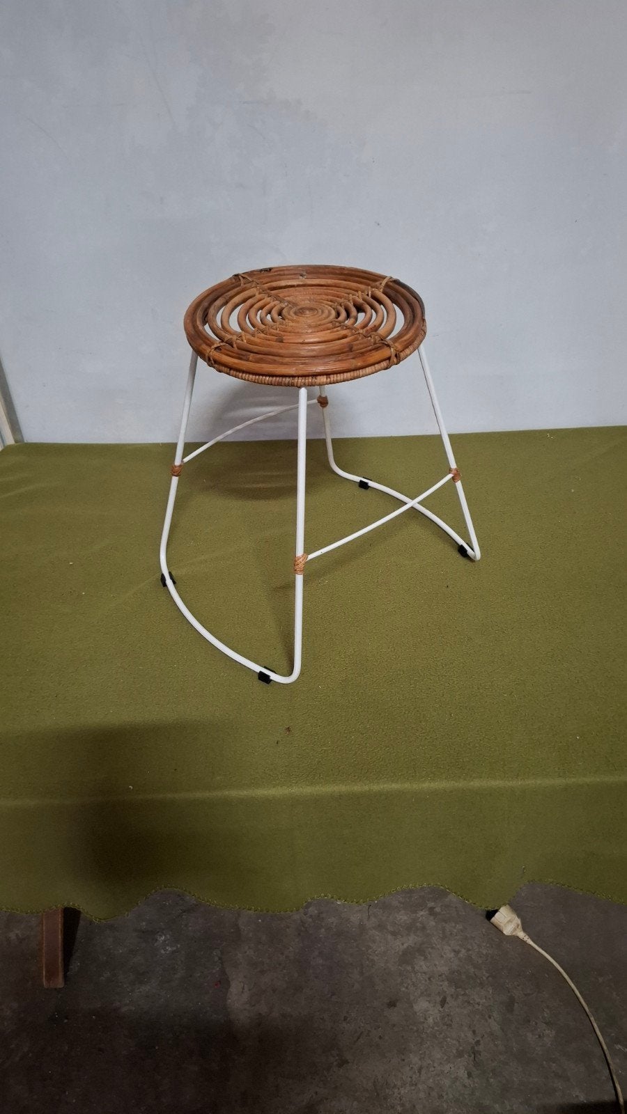 Mid-Century vintage rotan kruk Rohé Noordwolde, Ophalen, Gebruikt, IJzer