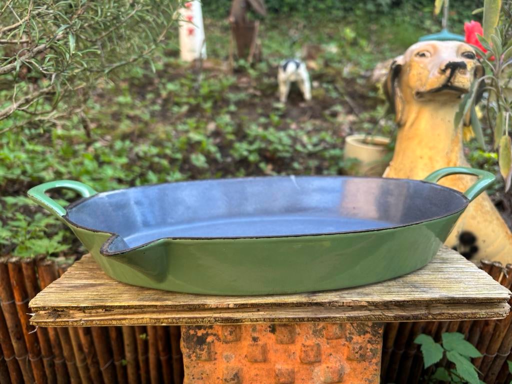FE Belgium/le Creuset geemailleerde braadslee 32 cm, Gebruikt, Gietijzer, Ophalen of Verzenden, Keramische plaat
