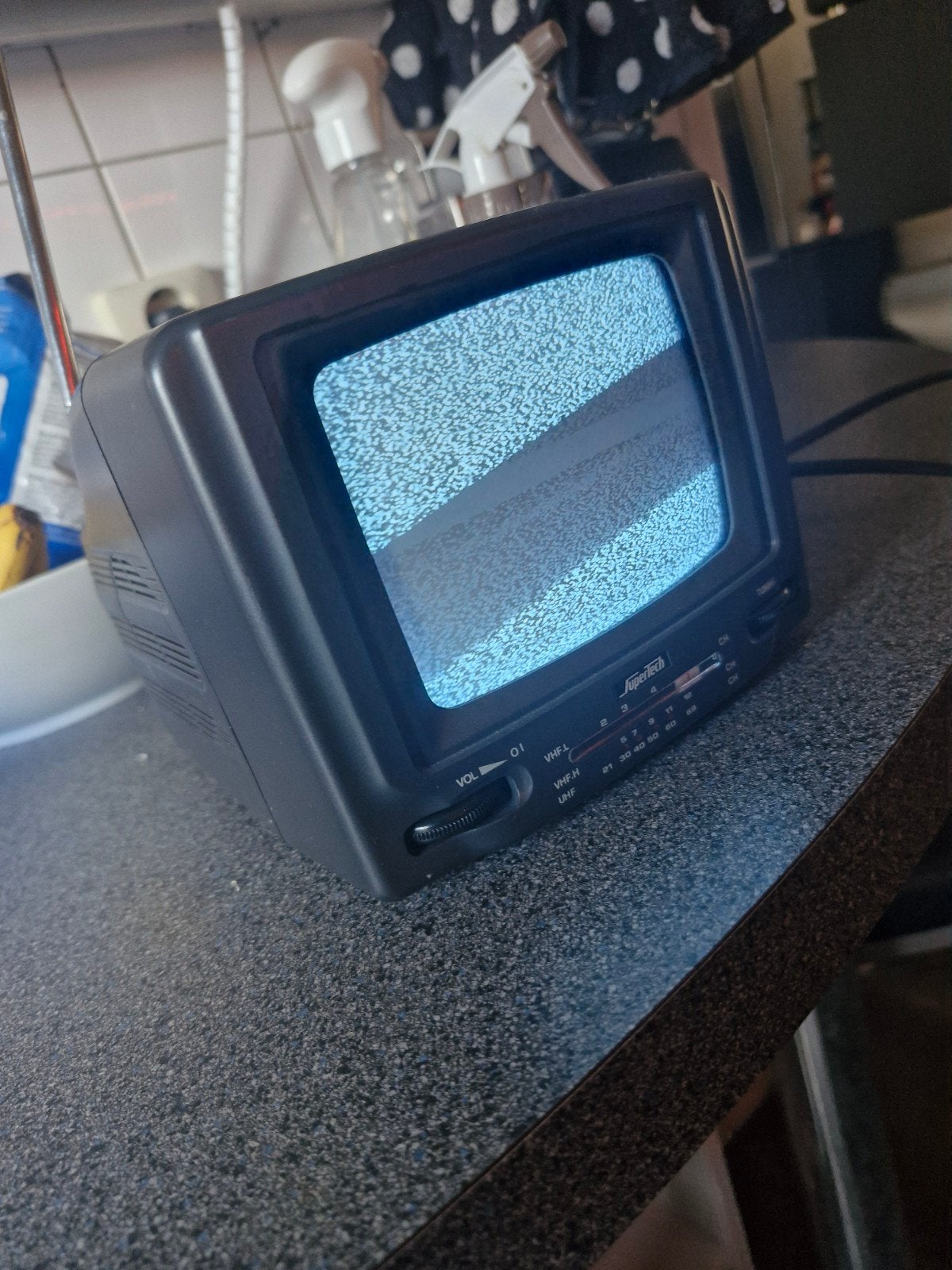 SuperTech Personal Mini TV BTV-453, Audio, Tv en Foto, Vintage Televisies, Ophalen of Verzenden, Overige merken