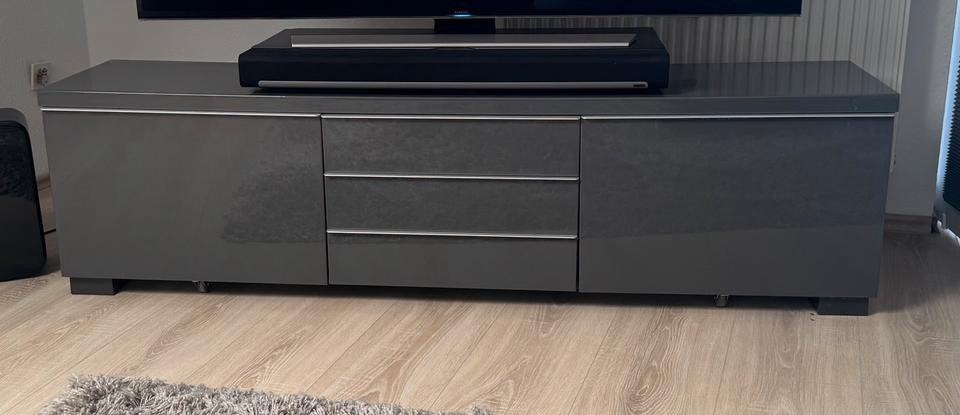 TV-meubel – Hoogglans grijs – Met lades en opbergruimte, Ophalen, Zo goed als nieuw, 25 tot 50 cm, 150 tot 200 cm