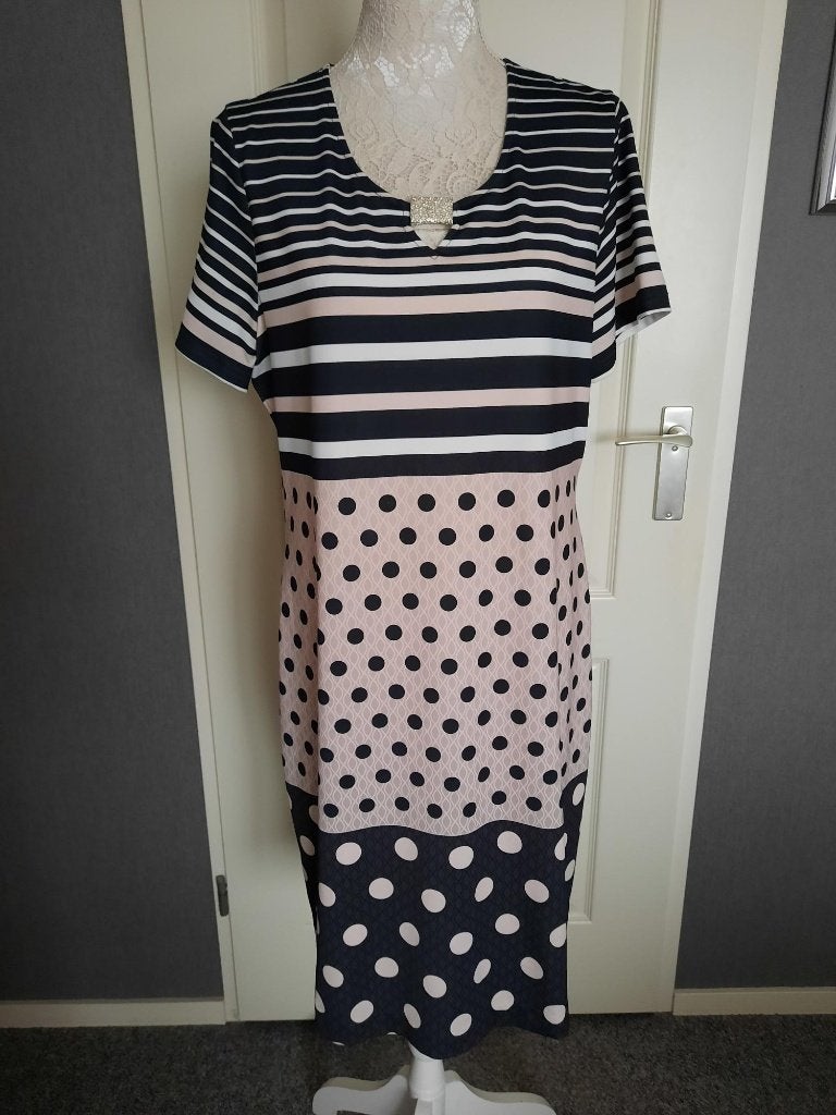 Jurk Batida ,  Kleur : Beige zwart, Maat : L, Overige kleuren, Maat 42/44 (L), Nieuw, Ophalen of Verzenden