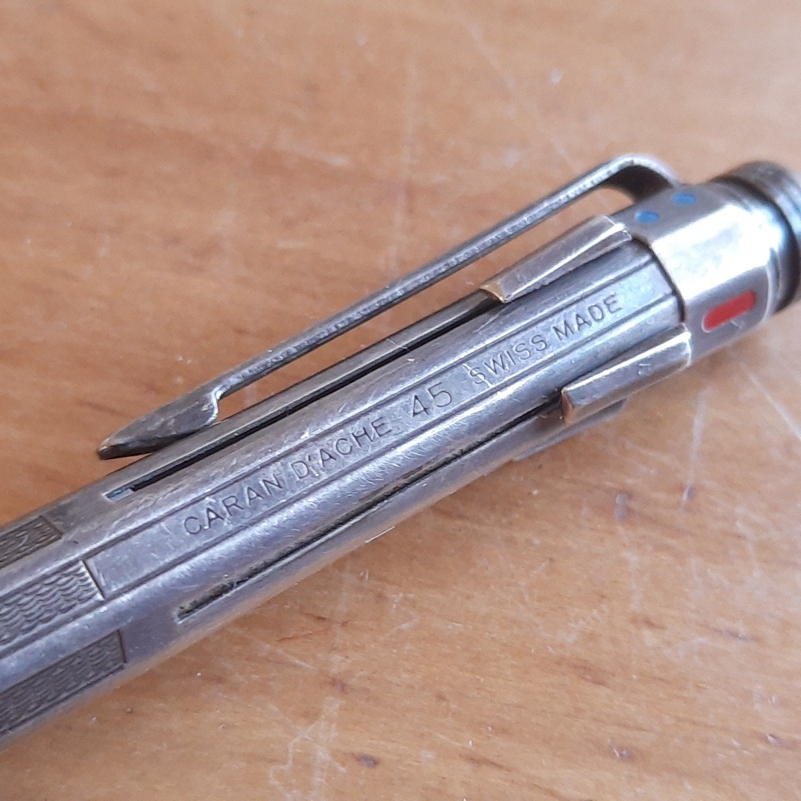 Caran d'Ache 45 Swiss Made Balpen Lausanne 1957, Verzamelen, Verzenden, Balpen, Overige merken
