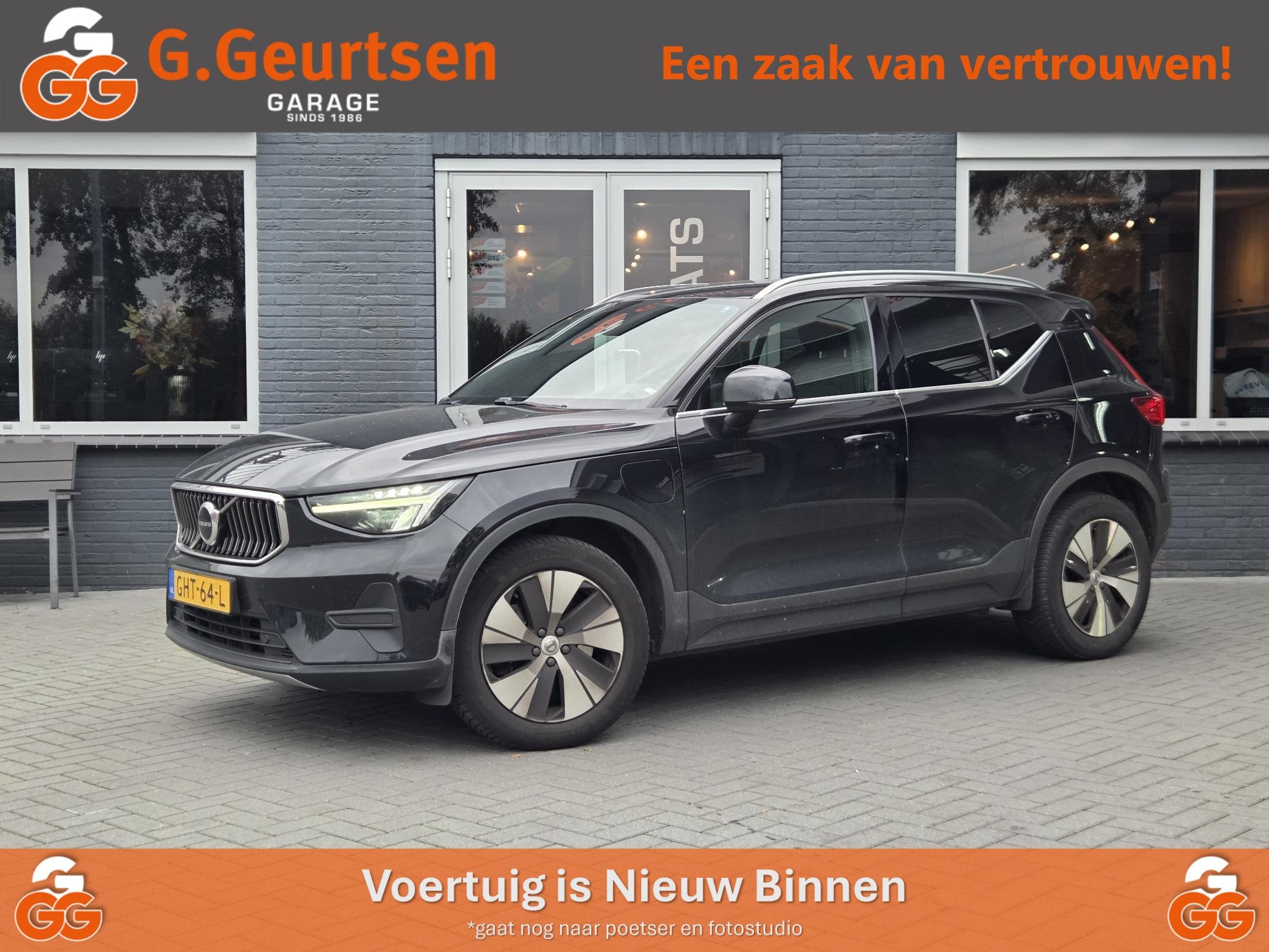 Volvo XC40 1.5 T4 PHEV, Essential Bright Trekhaak, Camera, N, Stof, Euro 6, 1712 kg, Zwart