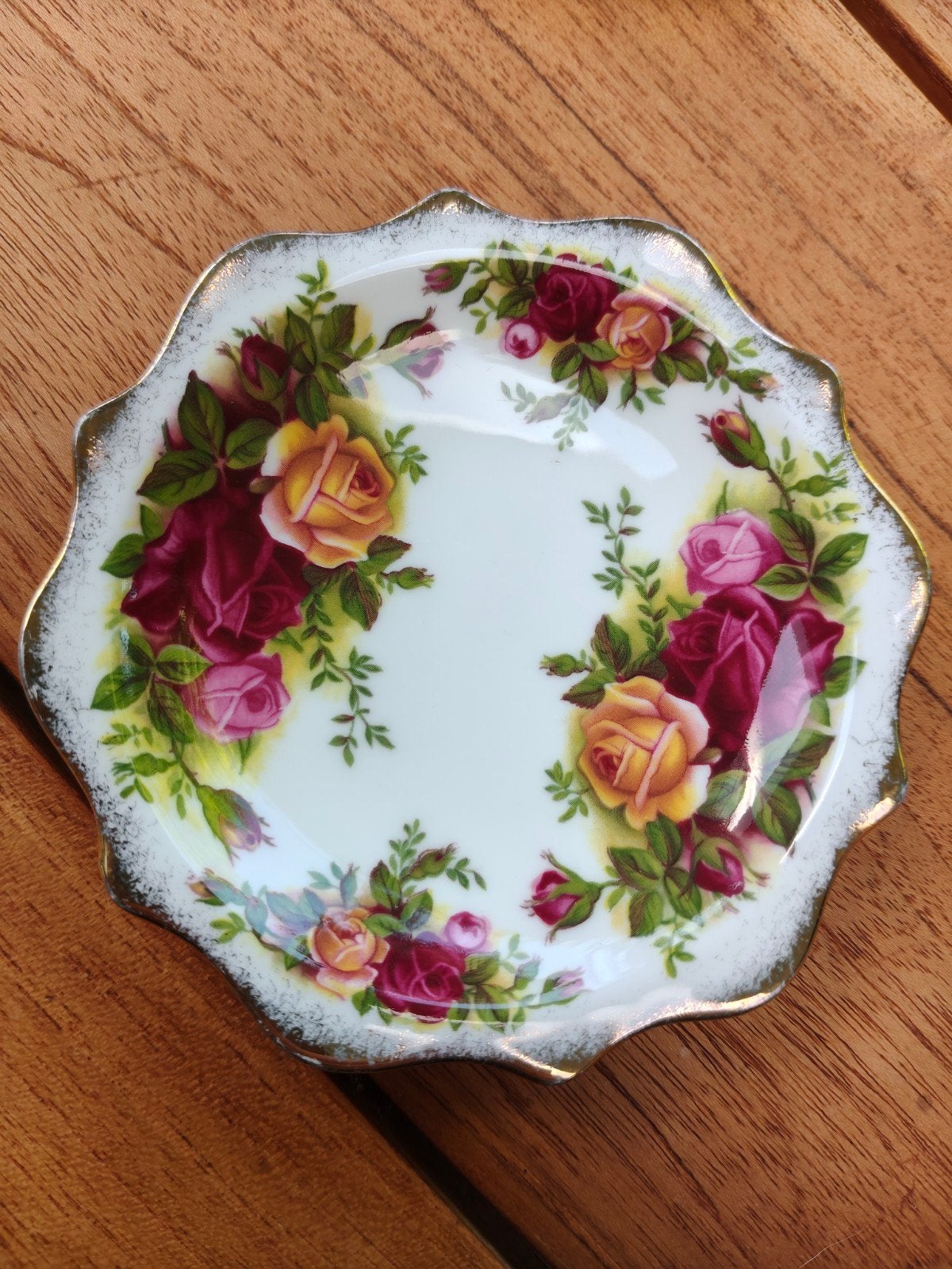 Royal Albert Old Country Roses, Ophalen of Verzenden, Porselein, Bord of Schaal
