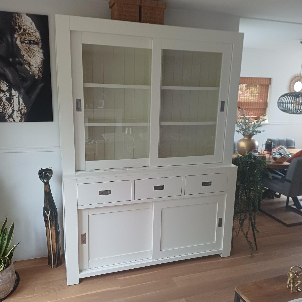 Gratis af te halen Witte Buffetkast, Huis en Inrichting, Kasten | Buffetkasten, Ophalen, Overige materialen, Gebruikt, Met deur(en)
