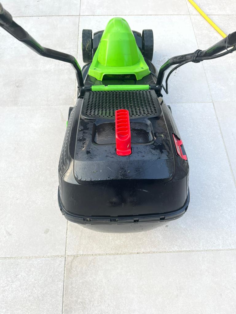 Florabest grasmaaier, Ophalen of Verzenden, Zo goed als nieuw, Auto