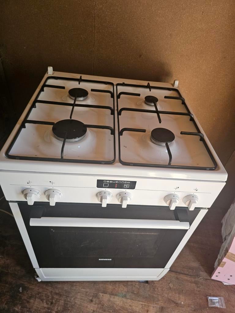 Siemens gasfornuis met oven, Witgoed en Apparatuur, Fornuizen, Gebruikt, Hete lucht, 60 cm of meer, Gas